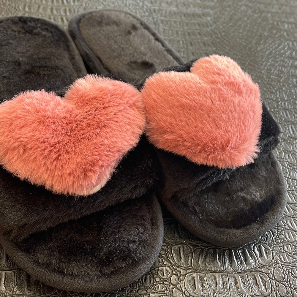 Heart Slippers in Black Open Toe Size 40